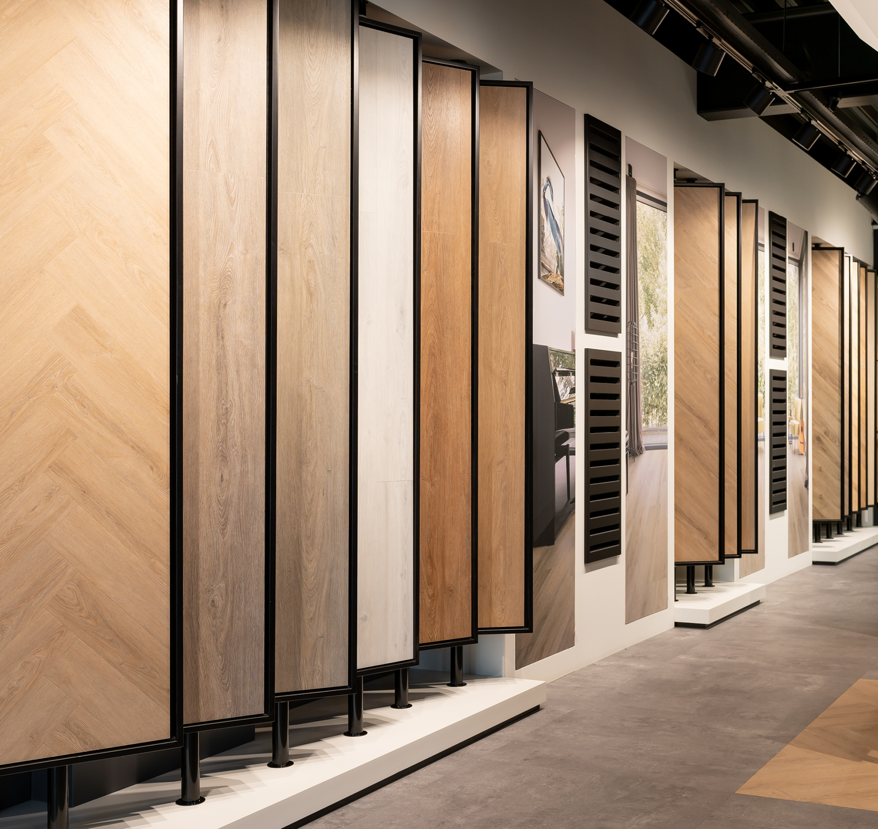 PVC stalen voor in uw woonwinkel. Diverse kleuren en dessins van topkwaliteit vloeren.